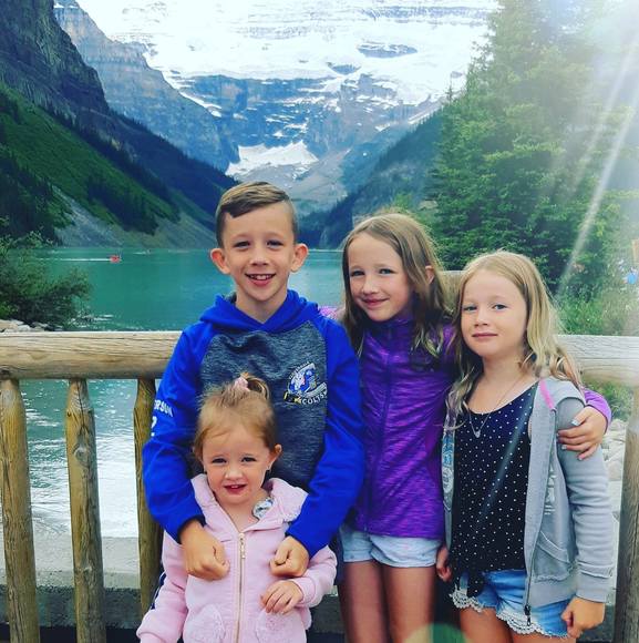 Meet your Posher, Lisa - Picture 1 of 1